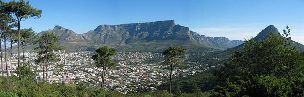 Blick vom Signal Hill auf den Tafelberg und die Stadt