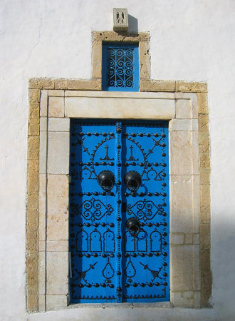 Eine der vielen verlockenden Türen Tunesiens