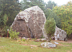 Großer Findling bei Kasipea