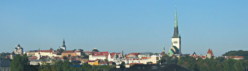 Blick auf Tallinn bei Ankunft vom Meer