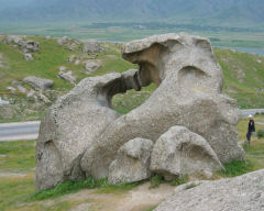 'Liebesstein' auf dem Weg nach Shaxrisabz