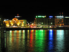 Abendliches Lichtspiel am Genfer See