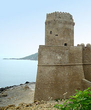 Kastell im Örtchen Le Castella