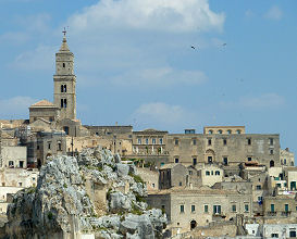Blick auf Matera mit Turm der romanischen Kathedrale