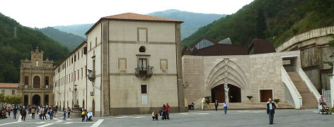 Alte und neue Kirche des Klosters vom heiligen Franz von Paola