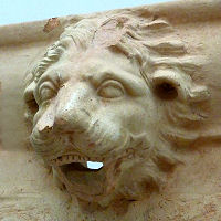 Löwenkopf an einem Fries im Museum von Sibari