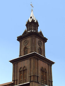 Turm der Pfarrkirche in Colonche