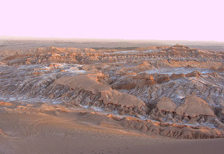 Pastellfarbene Abendstimmung in der Cordillera del Sal
