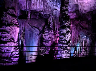 Bei der 'Light Show' in den Tropfsteinhöhlen von Artá