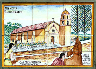 Geflieste Erinnerungstafeln an Fra Juníper Serra in Petra