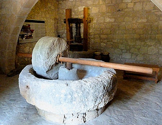 Alter Mahlstein im  Volkskunstmuseum von Geroskipou