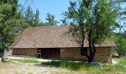 Die völlig unscheinbare Timios Stavros tou Agiasmati-Kirche