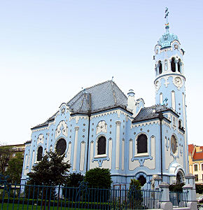Die im Art Nouveau-Stil errichtete St. Elisabeth-Kirche, auch blaue Kirche genannt