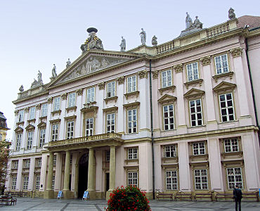Das Primatialpalais, heute Sitz der städtischen Gemäldegalerie