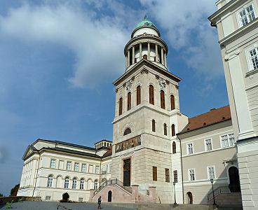 Die Territorialabtei Pannonhalma auf dem Martinsberg