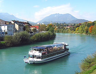 Ausflugsschifffahrt auf der Drau in Villach