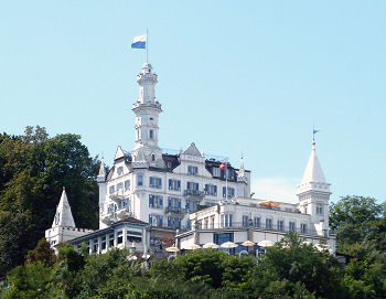 Das malerische Hotel Château Gütsch hoch über dem Vierwaldstätter See