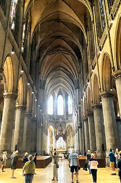 Inneres des Mariendoms in Linz