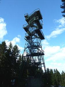 Der 24 Meter hohe Aussichtsturm Moldaublick