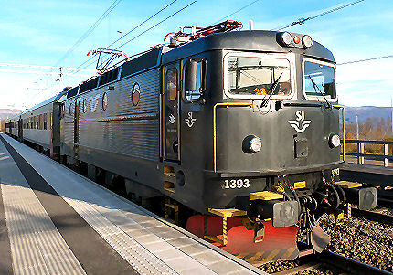 Der schwedische Zug mit 3 Wagons bringt uns nach Luleå