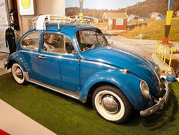 Ein alter VW Käfer im Museum historischer Fahrzeuge in Narvik