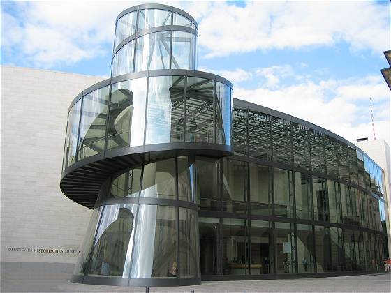 Das deutsche historische Museum mit dem modernen Zubau des Architekten Ioeh Ming Pei