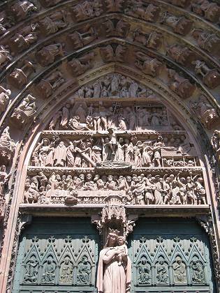 Steinmetzkunst am Portal des Stra&szlig;burger M&uuml;nsters