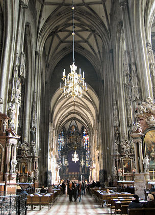 Das gotische Hauptschiff im Stefansdom